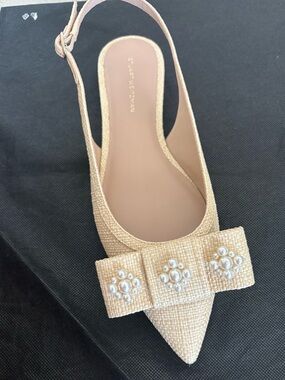 Julietta Slingback Mule
Stuart Weitzman